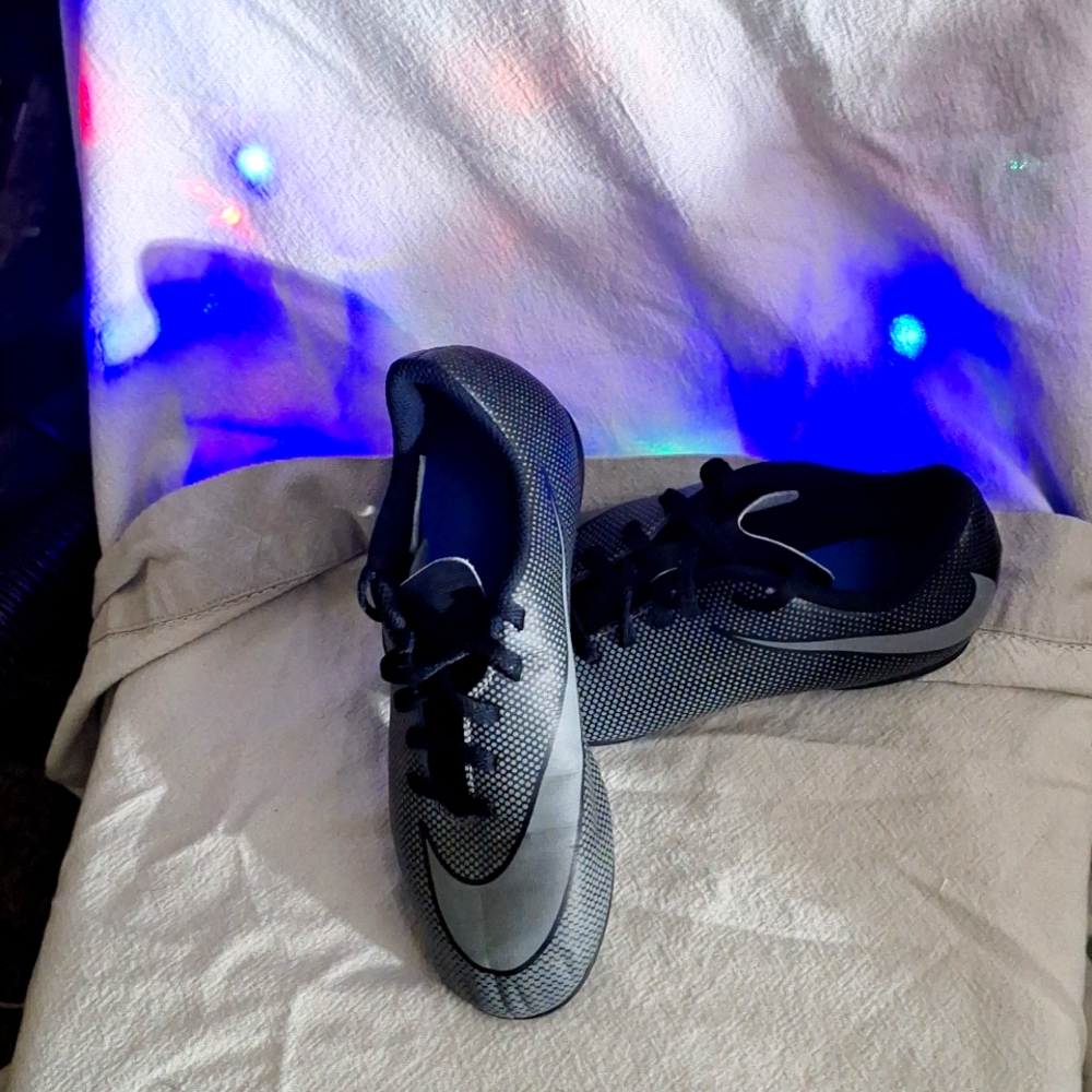2.5 YOUTH SOCCER CLEATS